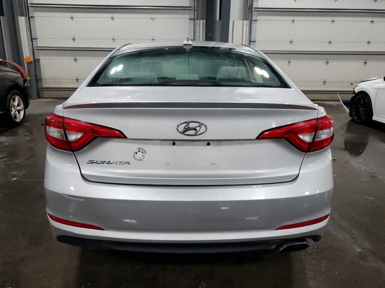 2015 Hyundai Sonata VIN 5NPE24AF1FH038147 Copart auction photo, vandalism / front end damage thumbnail 6