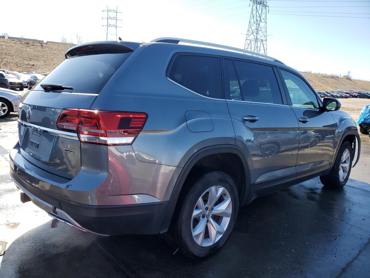 2018 Volkswagen Atlas VIN 1V2LR2CA6JC594465 Copart auction photo, front end / undercarriage damage thumbnail 3