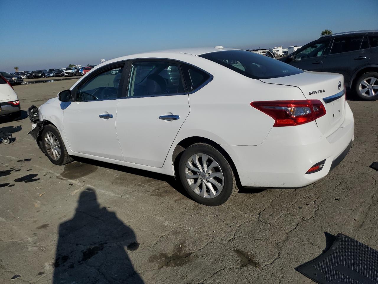 2018 Nissan Sentra VIN 3N1AB7AP9JL648706 Copart auction photo, front end damage thumbnail 2