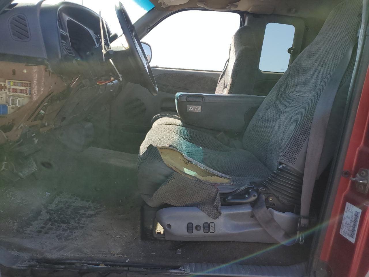 1999 Dodge RAM VIN 3B7HC13Y3XG166438 Copart auction photo, front end / side damage thumbnail 7