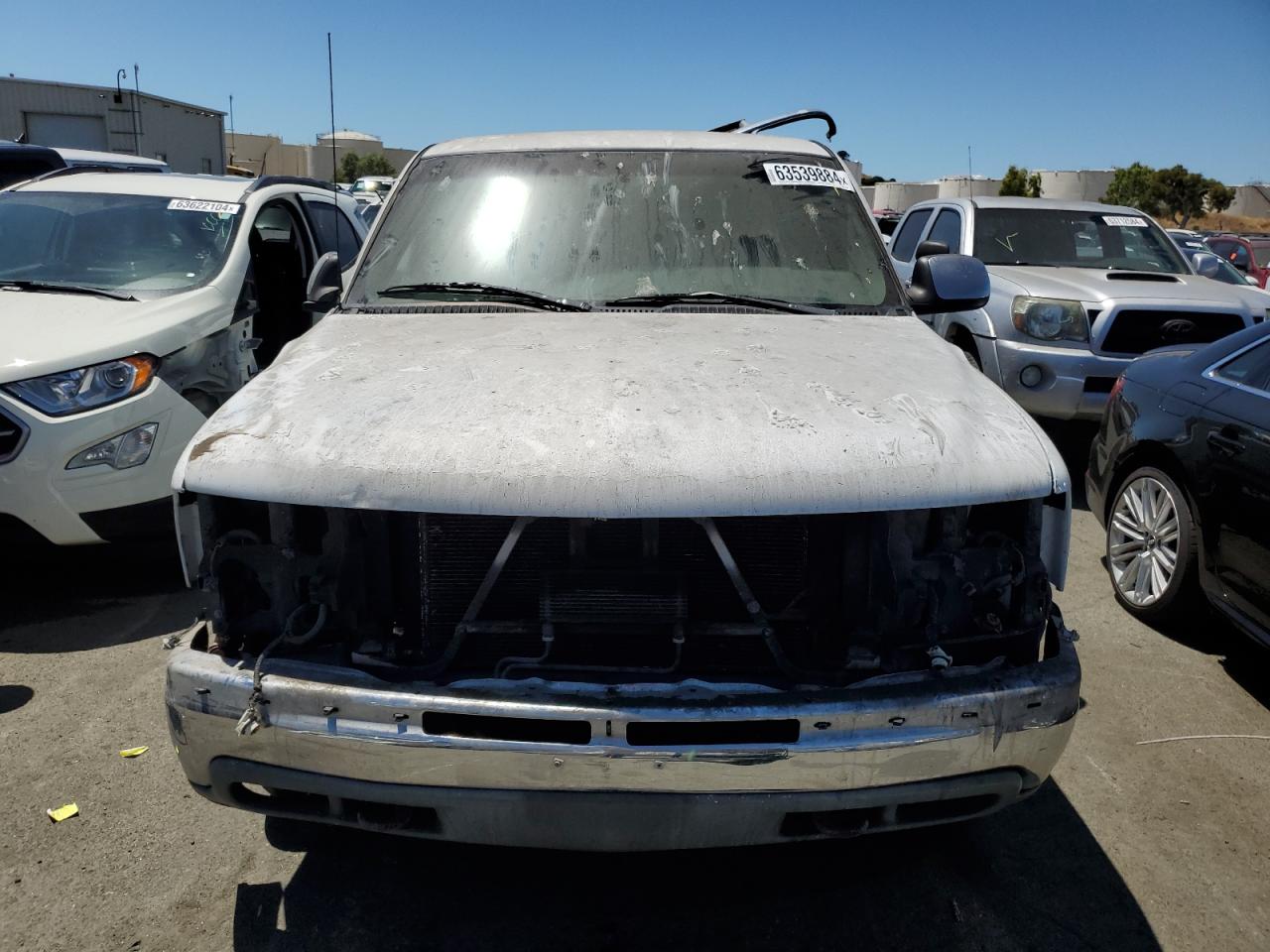 2000 Chevrolet Silverado VIN 2GCEK19T2Y1156978 Copart auction photo, vandalism / stripped damage thumbnail 5