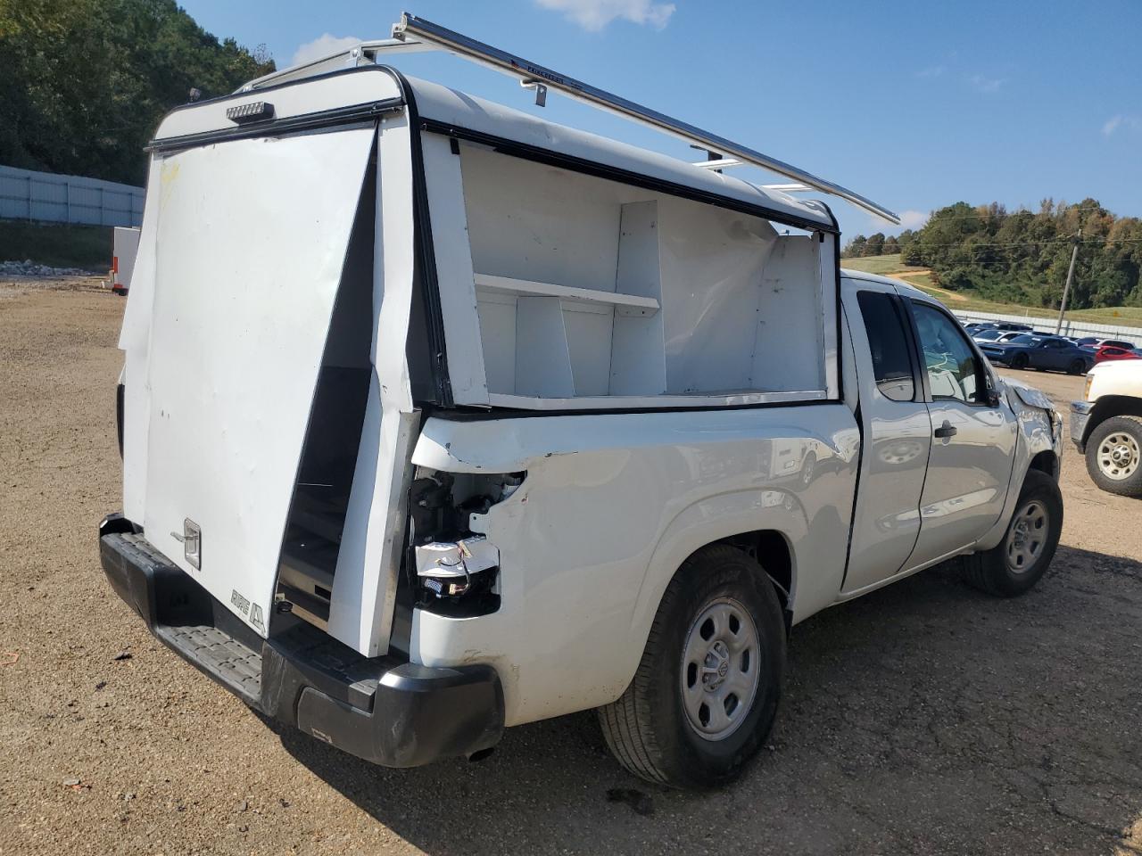 2024 Nissan Navara (Frontier) VIN 1N6ED1CL4RN635368 Copart auction photo, all over damage thumbnail 3