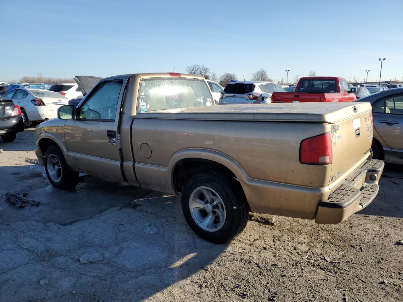1999 Chevrolet S-10 Pickup VIN 1GCCS144XXK130019 Copart auction photo, front end / minor dent/scratches damage thumbnail 2
