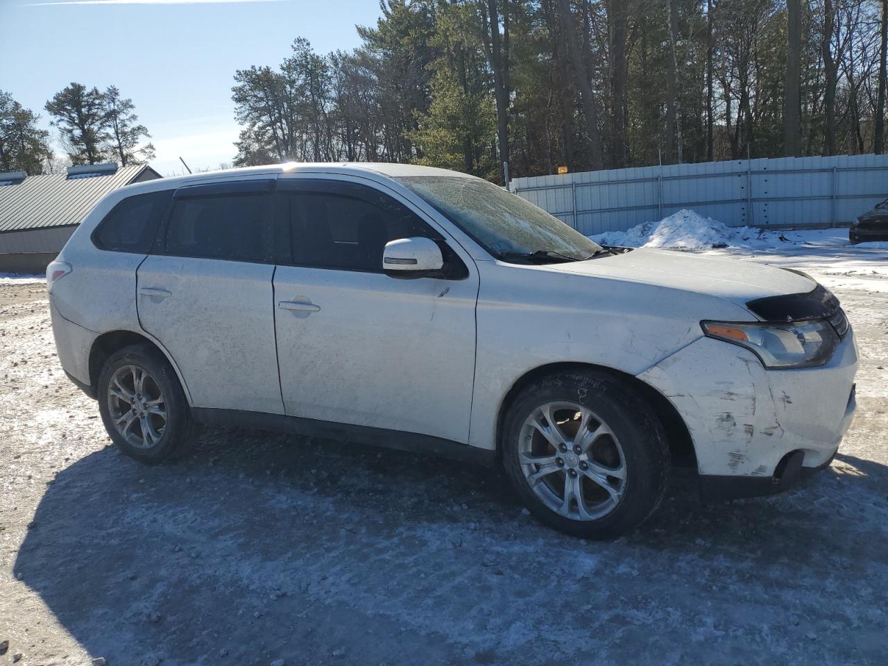 2014 Mitsubishi Outlander VIN JA4AZ3A30EZ018466 Copart auction photo, undercarriage / front end damage thumbnail 4