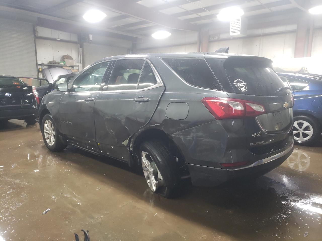 2020 Chevrolet Equinox VIN 3GNAXKEV7LS674683 Copart auction photo, side / minor dent/scratches damage thumbnail 2