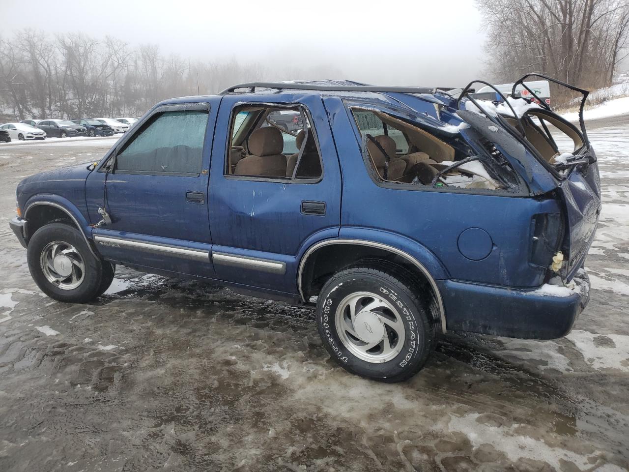2001 Chevrolet Blazer VIN 1GNDT13W812162843 Copart auction photo, top/roof / rear end damage thumbnail 2