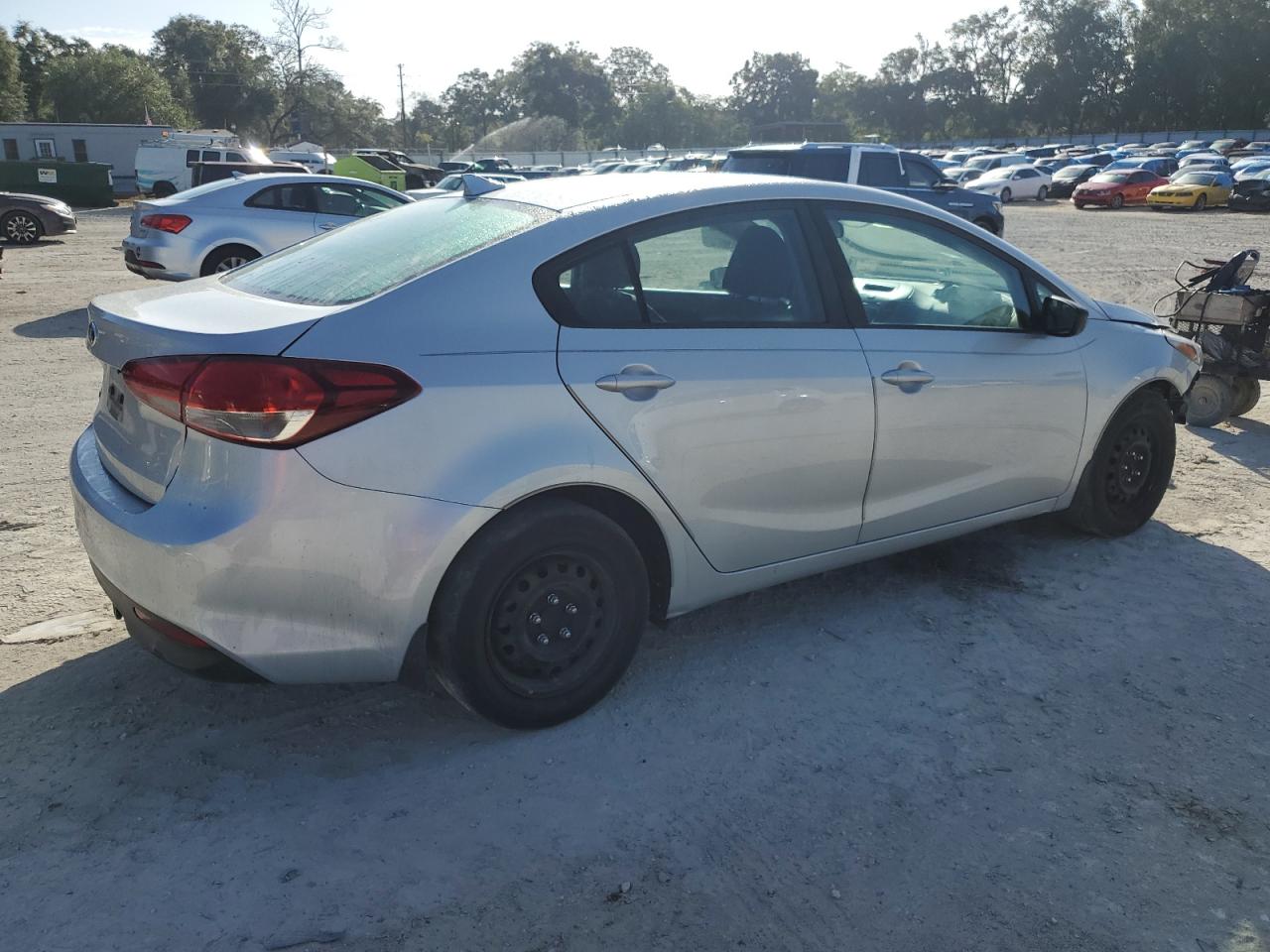 2018 KIA Forte VIN 3KPFK4A73JE211855 Copart auction photo, front end / minor dent/scratches damage thumbnail 3