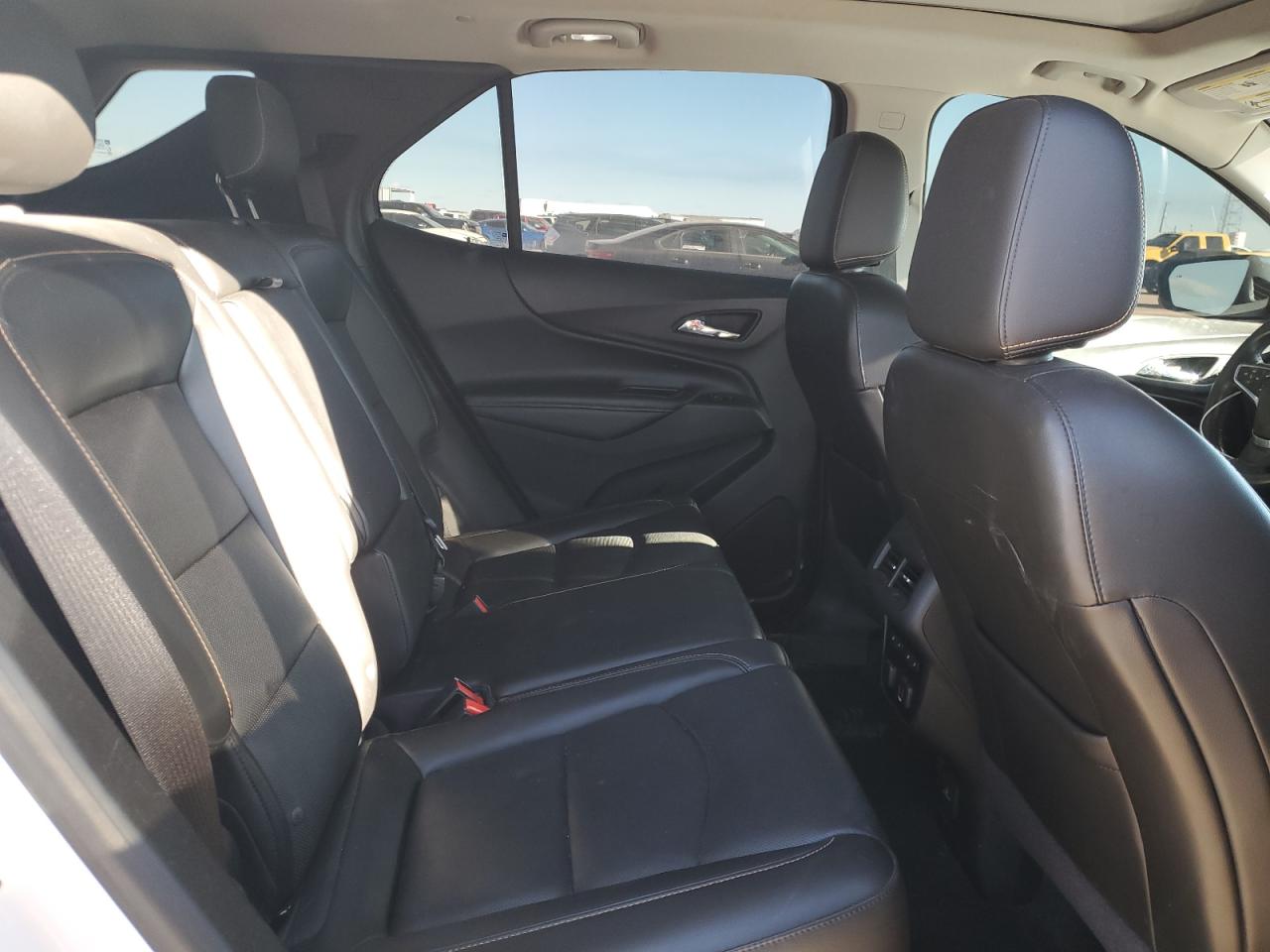 2018 Chevrolet Equinox VIN 2GNAXWEX3J6316081 Copart auction photo, hail / minor dent/scratches damage thumbnail 11