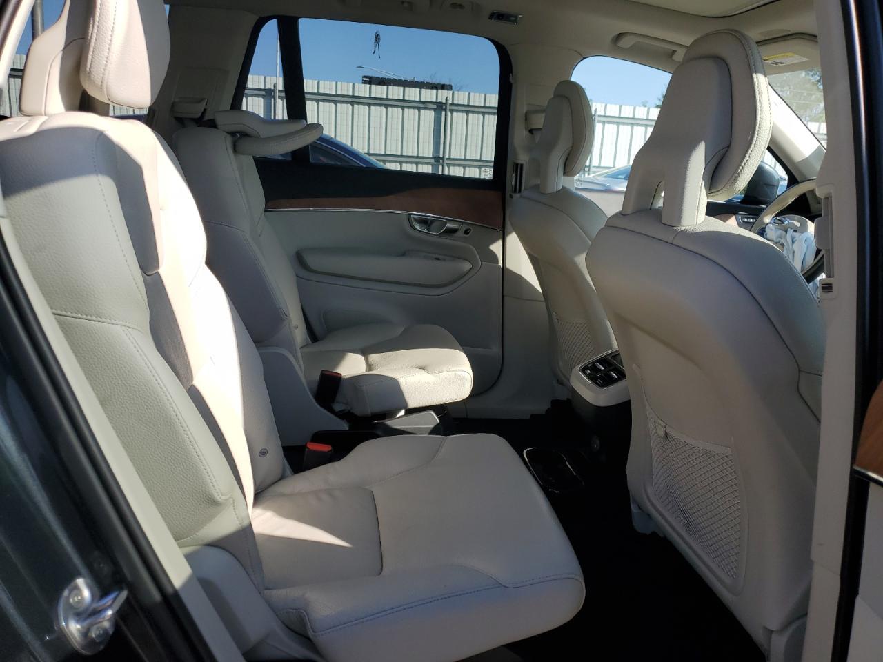 2022 Volvo XC90 VIN YV4A221K4N1817836 Copart auction photo, front end / undercarriage damage thumbnail 11