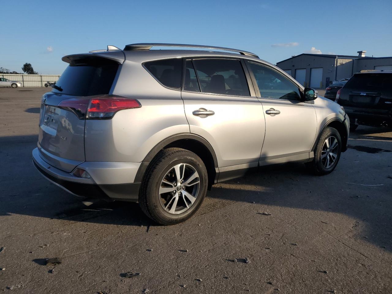 2017 Toyota RAV 4 VIN 2T3WFREV6HW398887 Copart auction photo, front end damage thumbnail 3