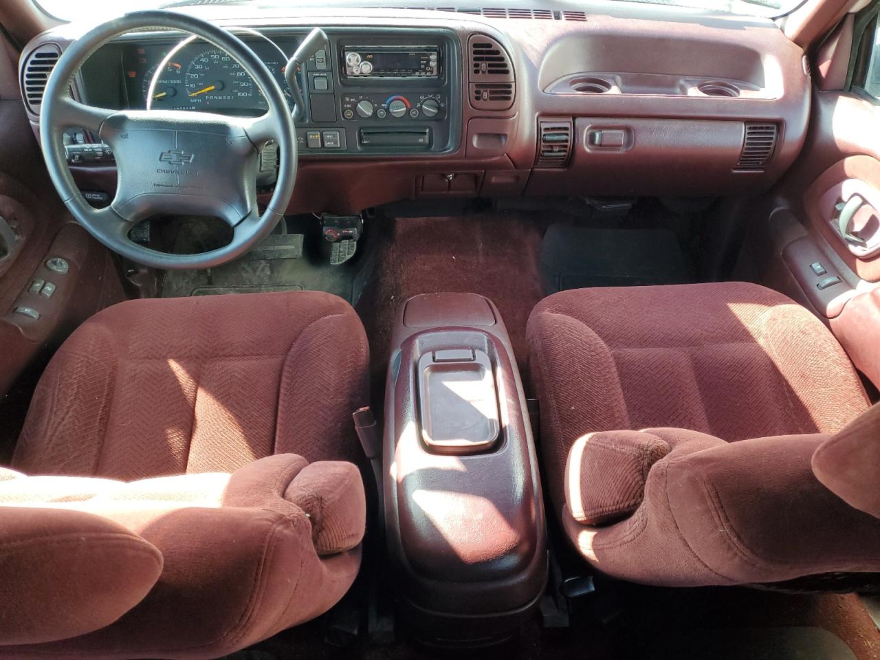 1996 Chevrolet Tahoe VIN 3GNEK18RXTG149158 Copart auction photo, front end / side damage thumbnail 8
