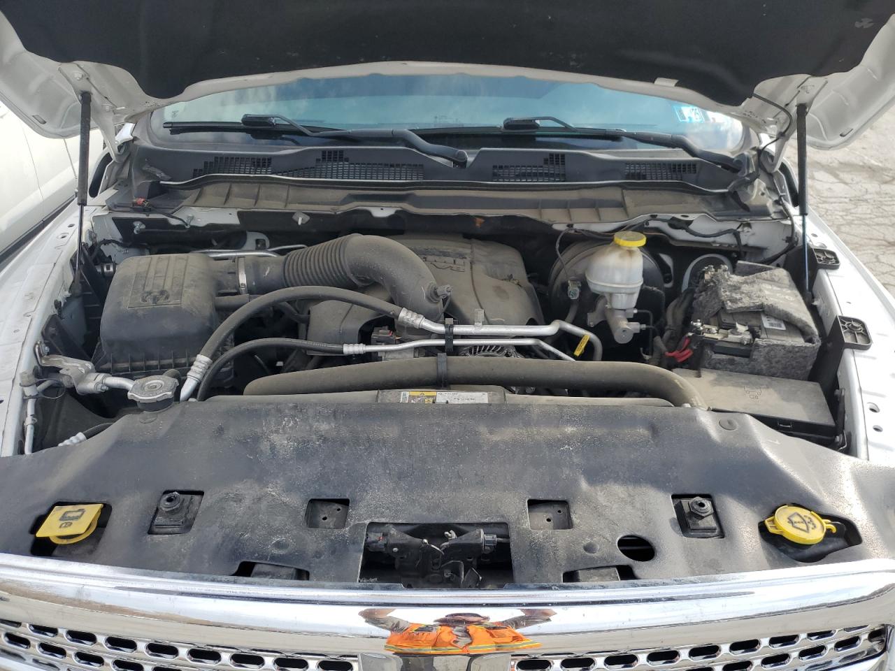 2018 RAM 1500 VIN 1C6RR7LT7JS111685 Copart auction photo, front end / side damage thumbnail 11
