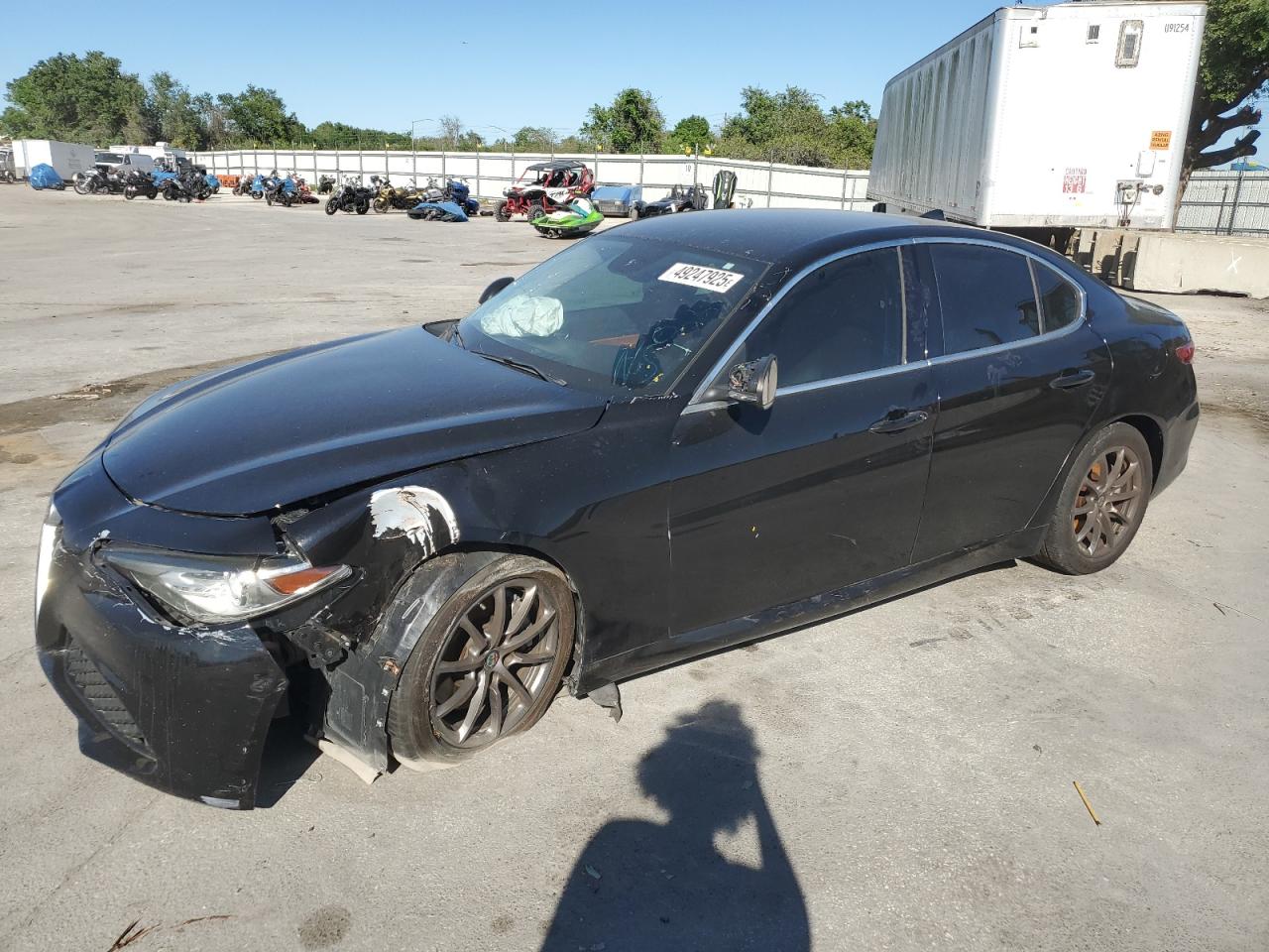 2018 Alfa Romeo Giulia VIN ZARFAEBN5J7573665 - Copart auction photo