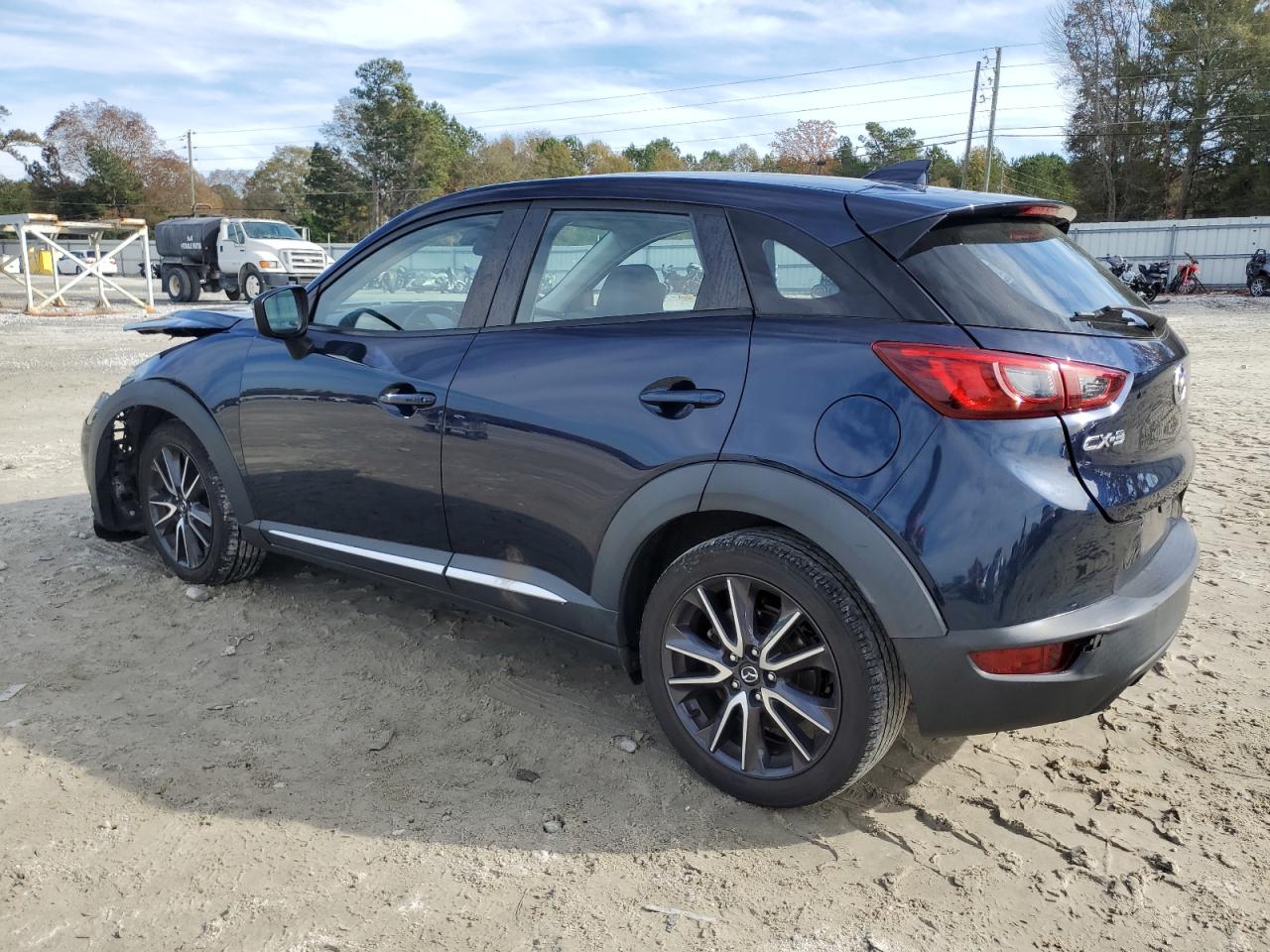 2018 Mazda CX-3 VIN JM1DKDD72J0307455 Copart auction photo, front end / rear end damage thumbnail 2