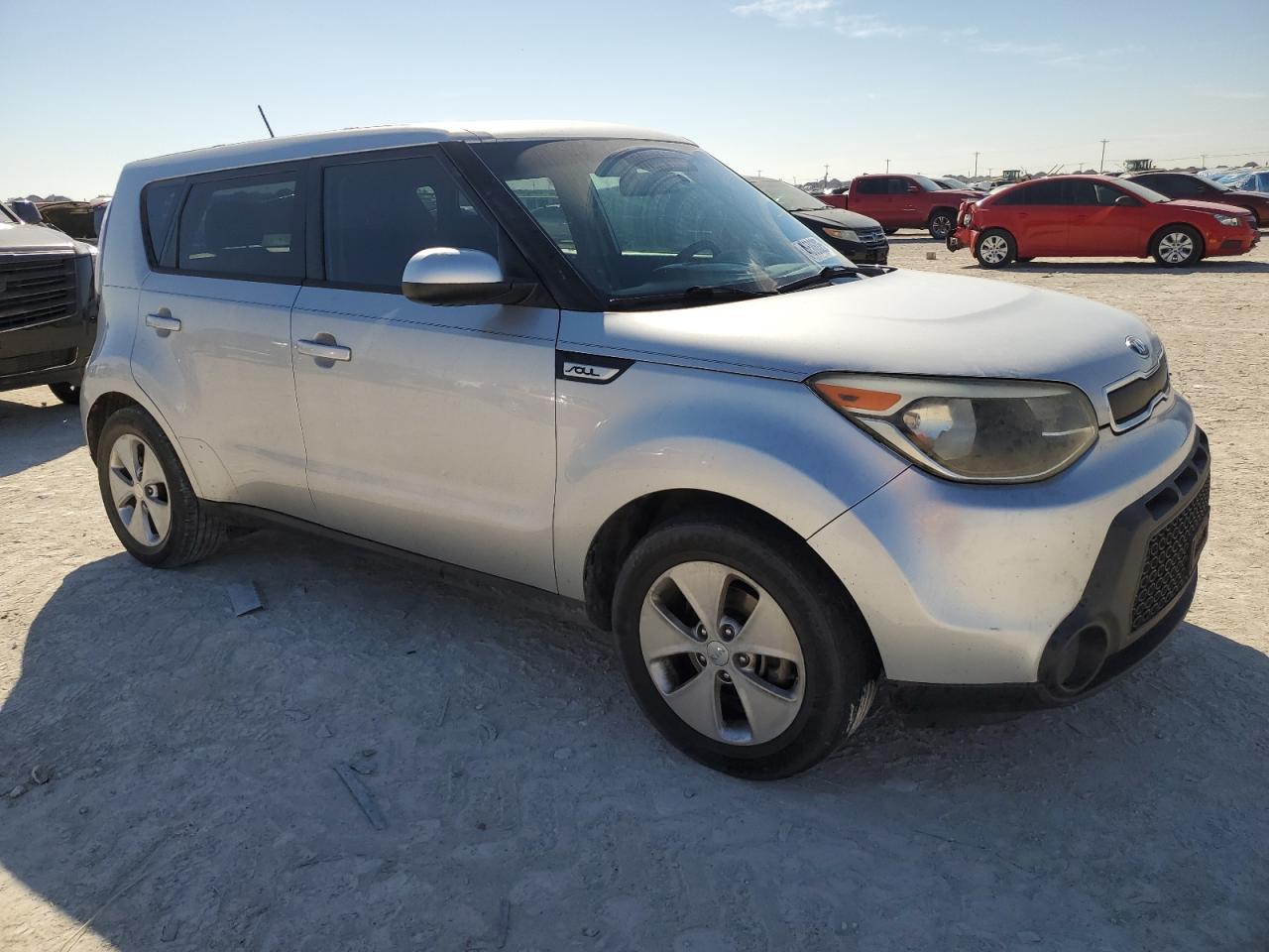 2015 KIA Soul VIN KNDJN2A28F7817203 Copart auction photo, minor dent/scratches damage thumbnail 4