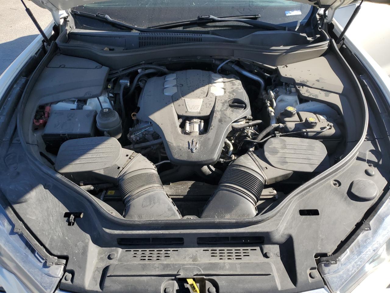 2017 Maserati Levante VIN ZN661XUAXHX256585 Copart auction photo, undercarriage / mechanical damage thumbnail 14