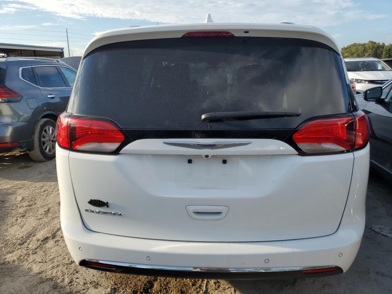 2020 Chrysler Pacifica VIN 2C4RC1BG7LR125070 Copart auction photo, water/flood damage thumbnail 6
