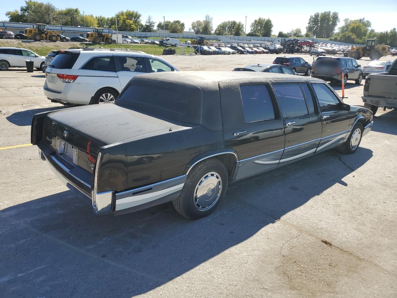 1989 Cadillac De Ville VIN 1G6CD5151K4329443 Copart auction photo, front end damage thumbnail 3