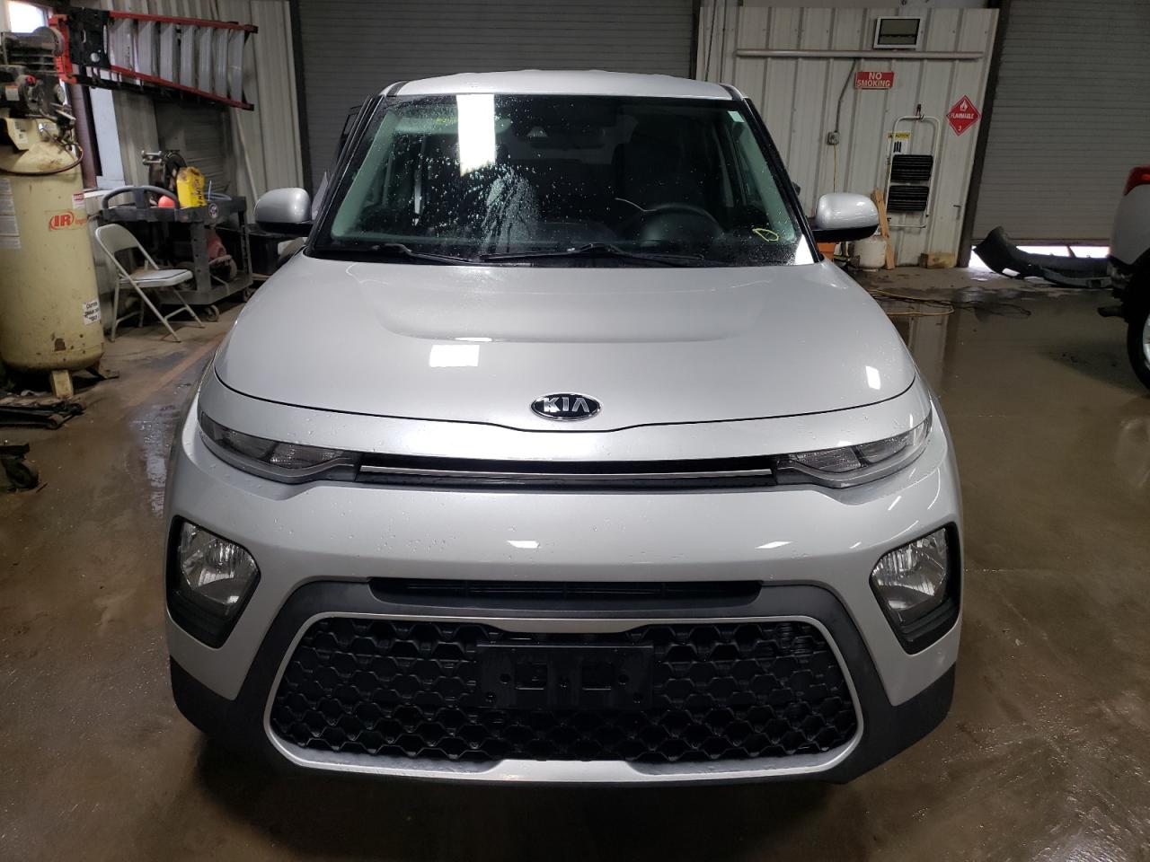2020 KIA Soul VIN KNDJ23AU4L7107081 Copart auction photo, side / minor dent/scratches damage thumbnail 5