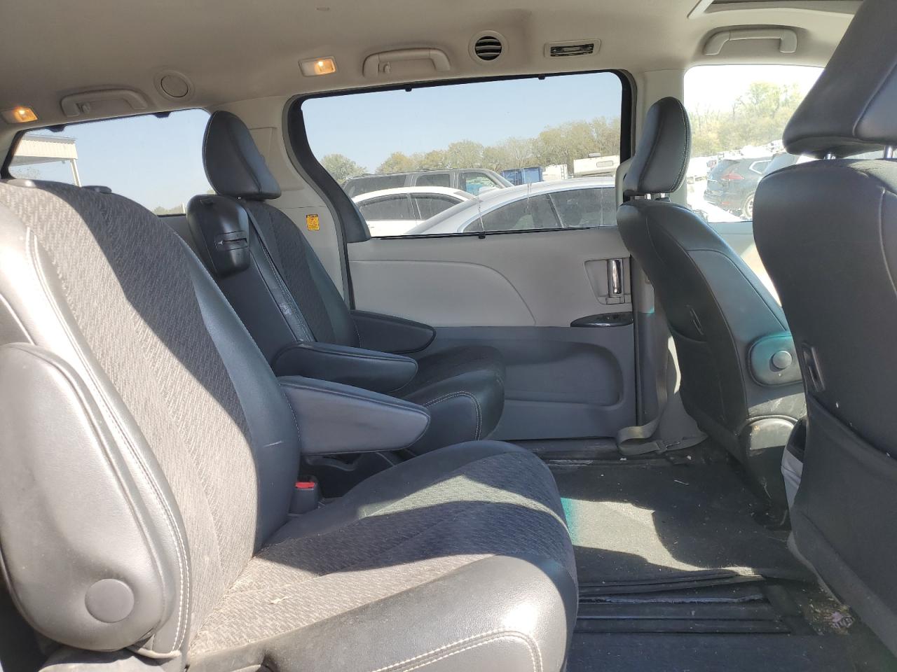 2012 Toyota Sienna VIN 5TDXK3DC7CS195160 Copart auction photo, front end damage thumbnail 11