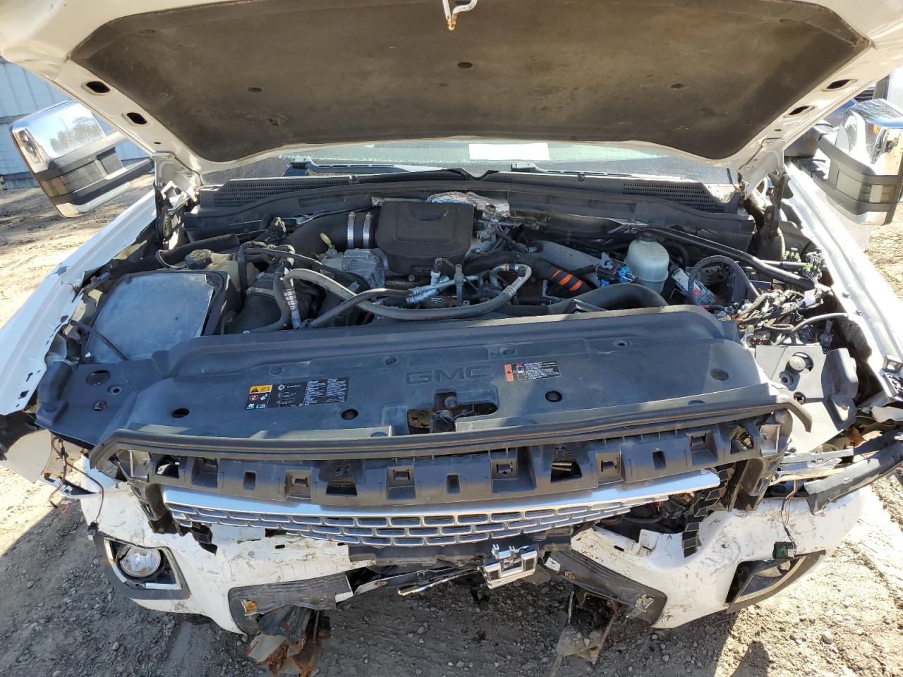 2015 GMC Sierra VIN 1GT321C89FZ100083 Copart auction photo, all over damage thumbnail 11