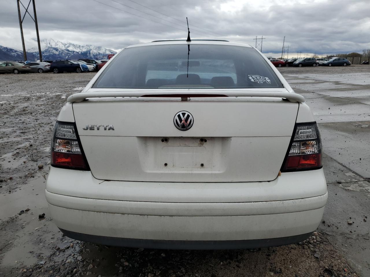 2000 Volkswagen Jetta VIN 3VWSA29M8YM080760 Copart auction photo, front end damage thumbnail 6
