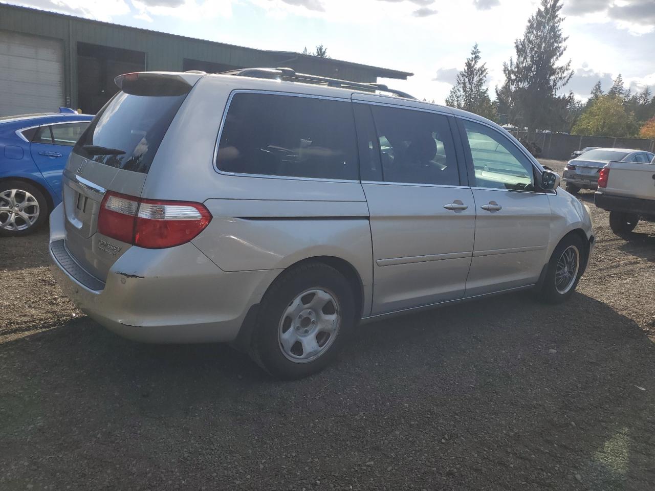 2006 Honda Odyssey VIN 5FNRL38846B103653 Copart auction photo, minor dent/scratches damage thumbnail 3