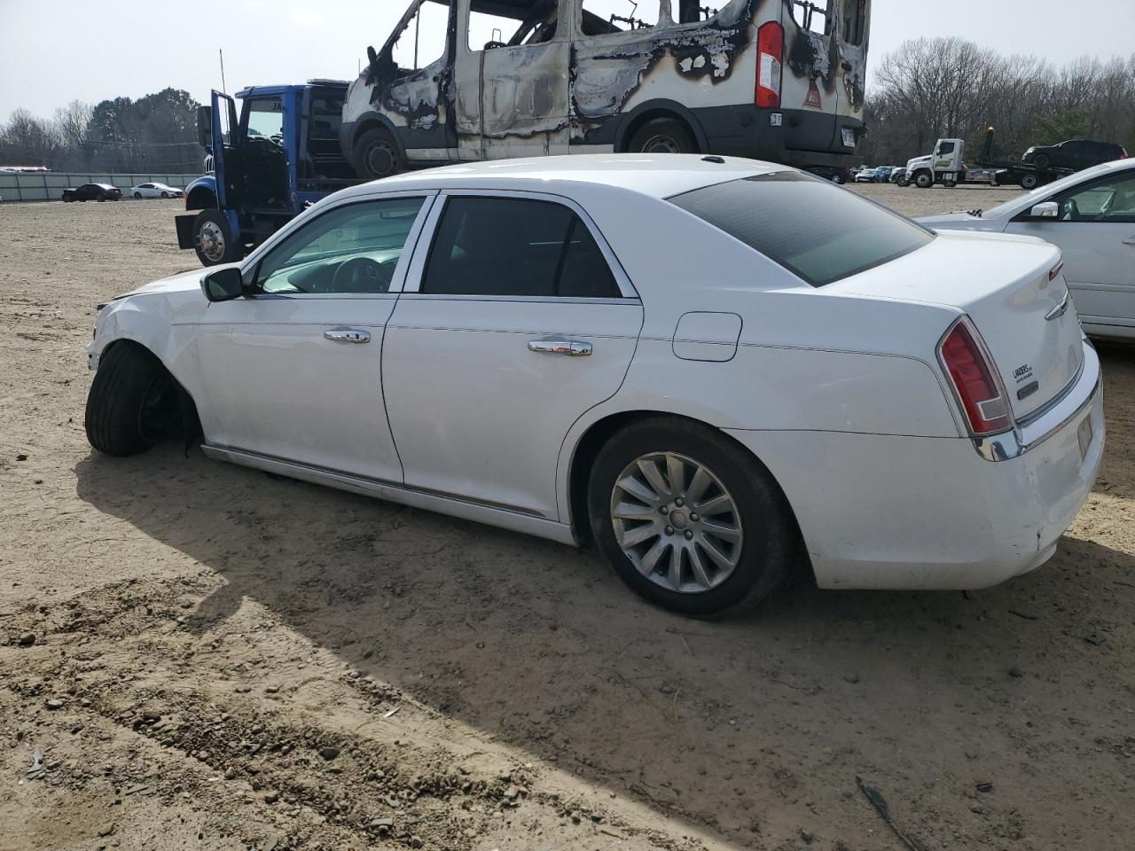 2014 Chrysler 300 VIN 2C3CCAAG3EH205650 Copart auction photo, front end / minor dent/scratches damage thumbnail 2