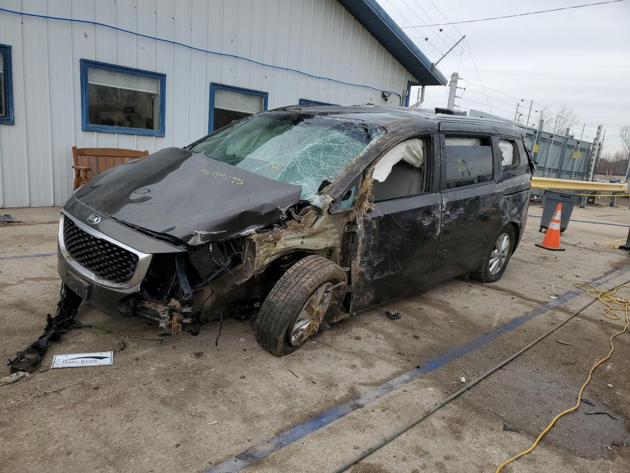 2016 KIA Sedona VIN KNDMB5C10G6151540 - Copart auction photo