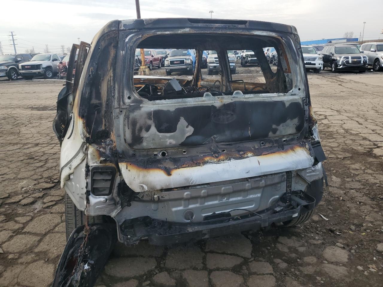 2019 KIA Soul VIN KNDJP3A5XK7013408 Copart auction photo, burn / missing/altered vin damage thumbnail 6