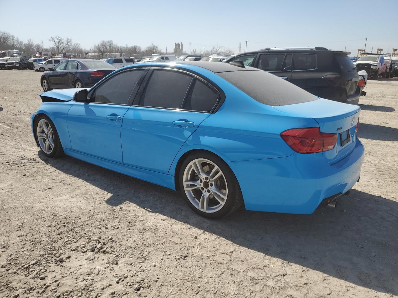 2016 BMW 3er VIN WBA8B7C59GK703413 Copart auction photo, front end damage thumbnail 2