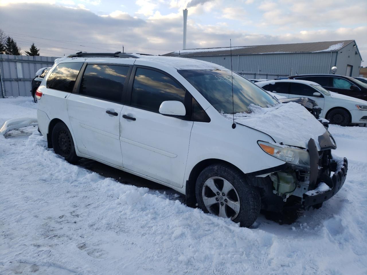 2013 Toyota Sienna VIN 5TDZK3DCXDS342128 Copart auction photo, front end / undercarriage damage thumbnail 4