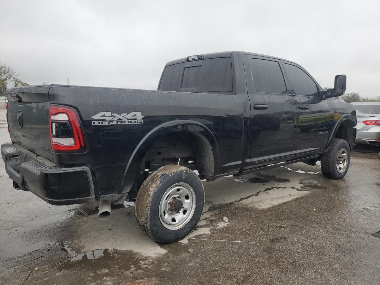 2021 RAM 2500 VIN 3C6UR5SL1MG678633 Copart auction photo, vandalism damage thumbnail 3
