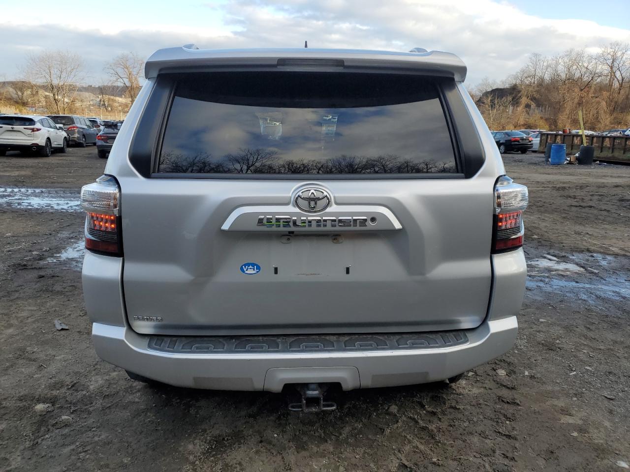 2016 Toyota 4Runner VIN JTEBU5JR0G5296198 Copart auction photo, front end / minor dent/scratches damage thumbnail 6
