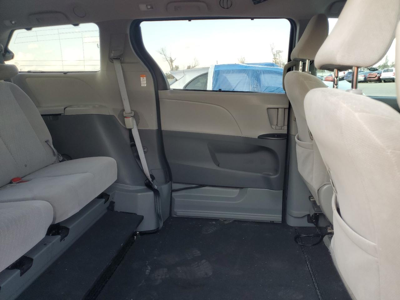 2017 Toyota Sienna VIN 5TDKZ3DC8HS895802 Copart auction photo, rear end / side damage thumbnail 11