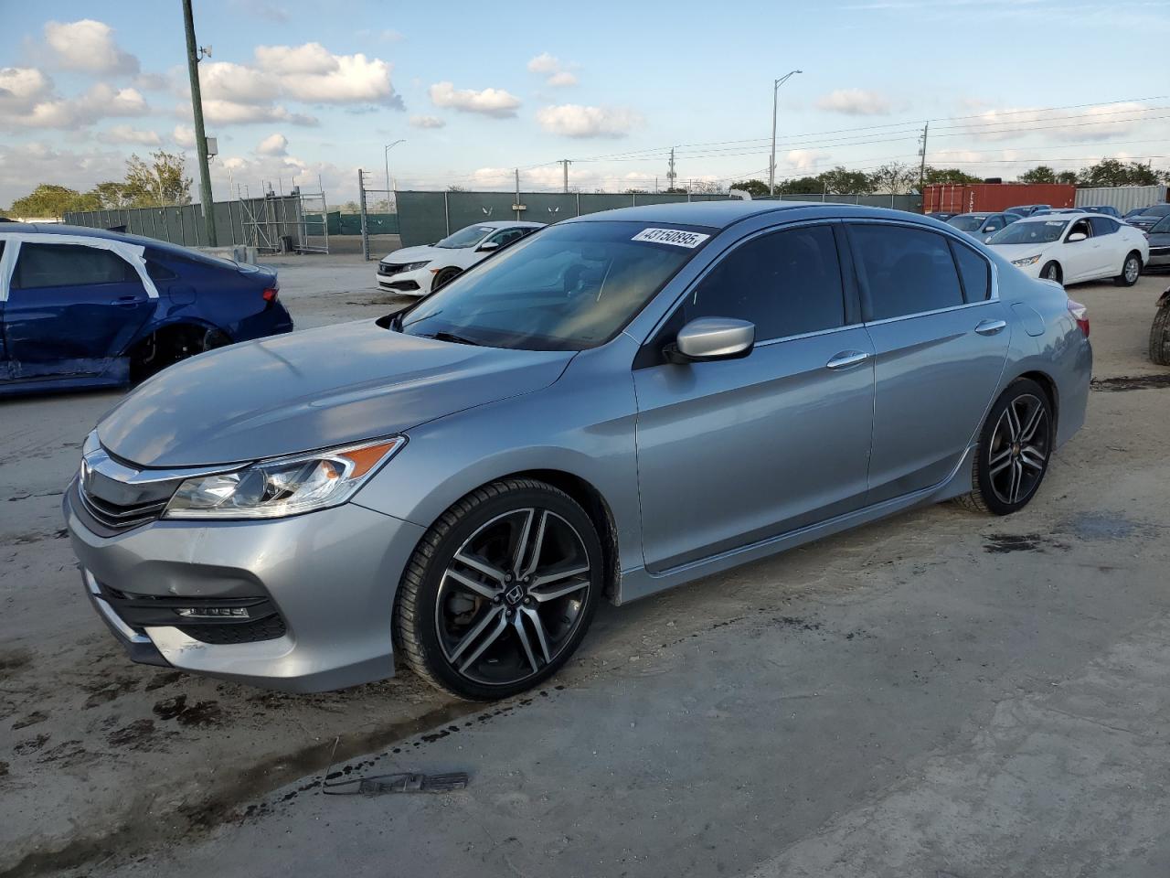2017 Honda Accord VIN 1HGCR2F55HA095695