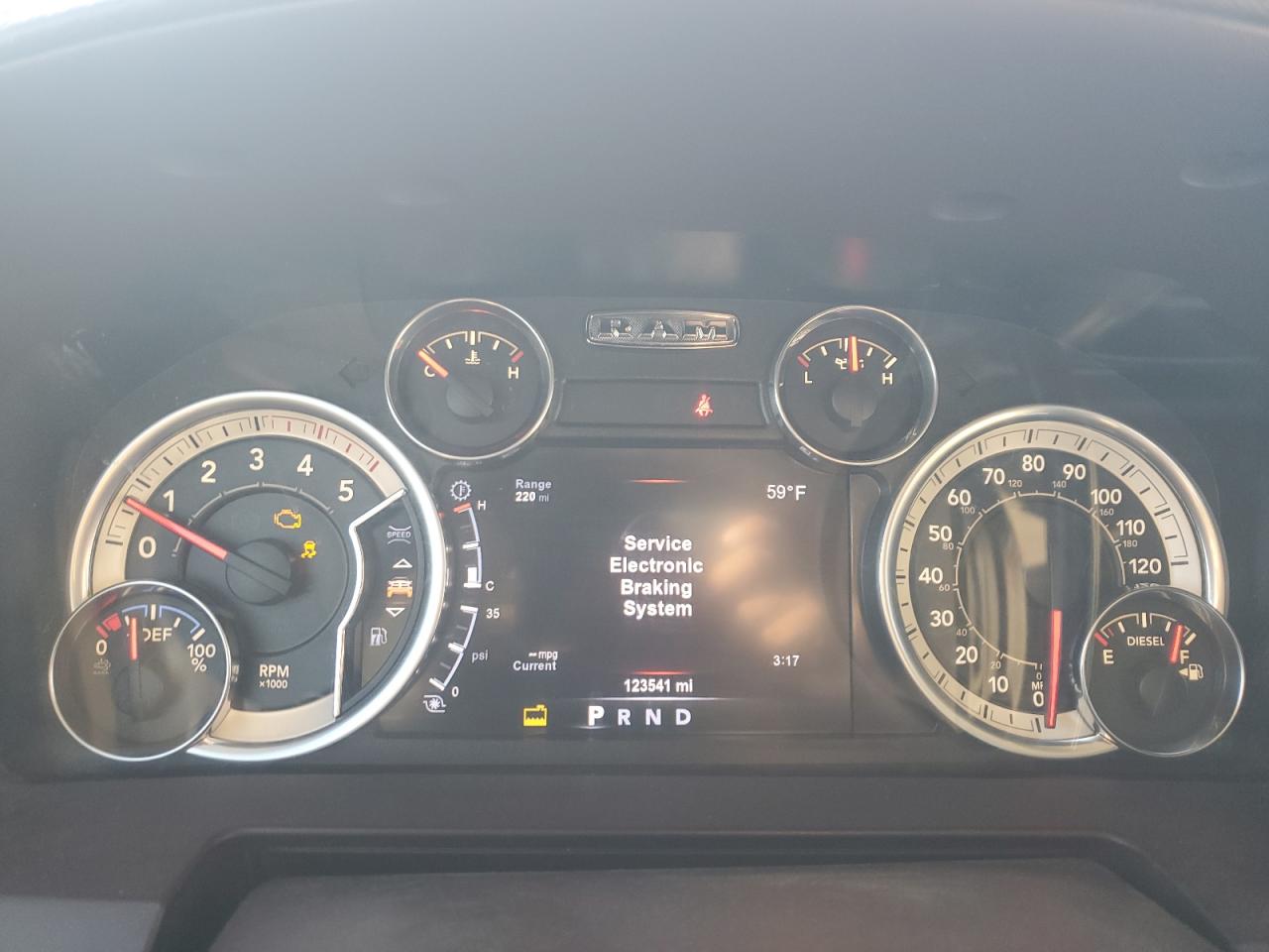 2017 RAM 2500 VIN 3C6UR5NL0HG644894 Copart auction photo, front end / side damage thumbnail 9