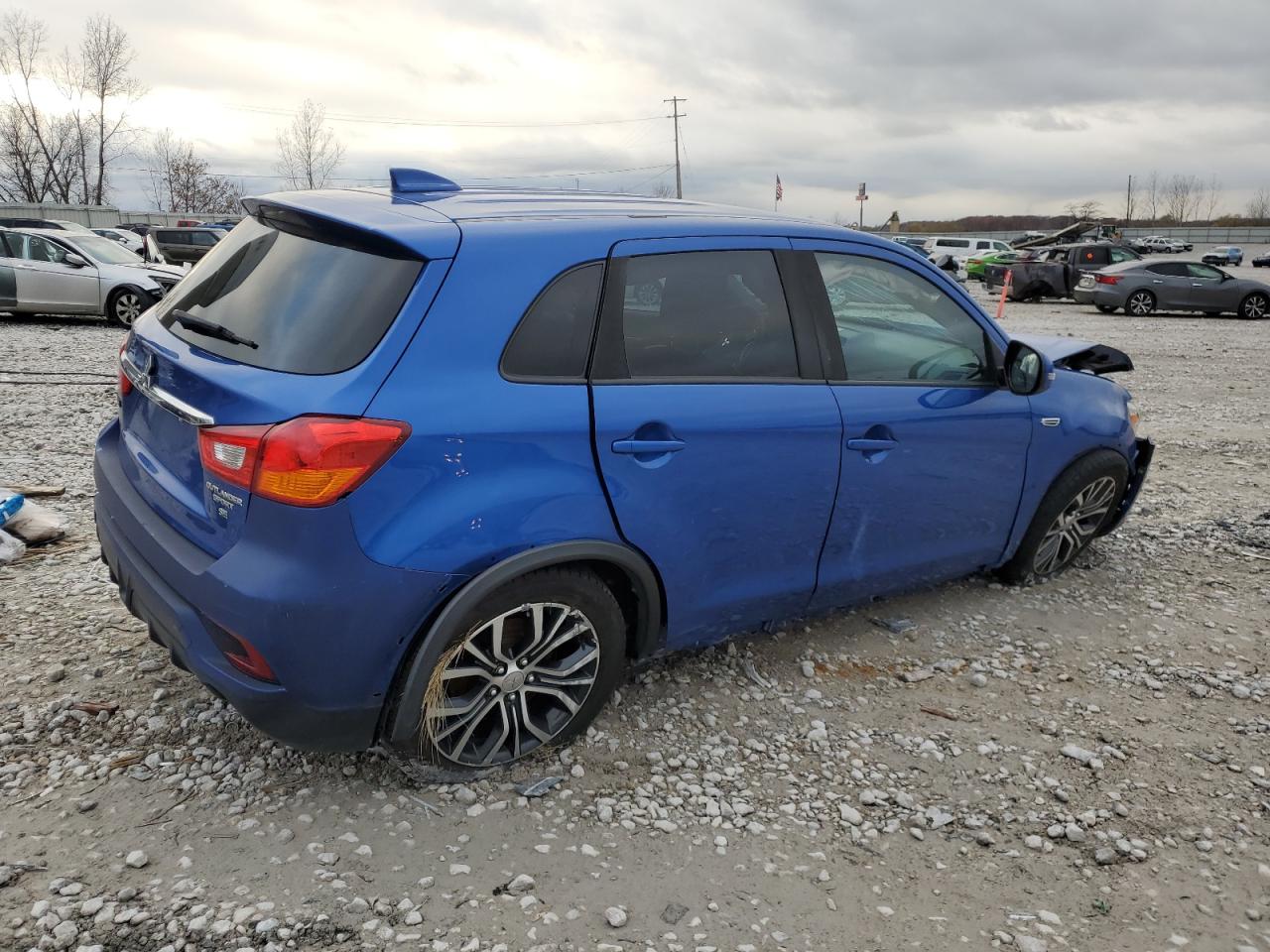 2018 Mitsubishi Outlander VIN JA4AR3AW7JU012648 Copart auction photo, rollover / all over damage thumbnail 3