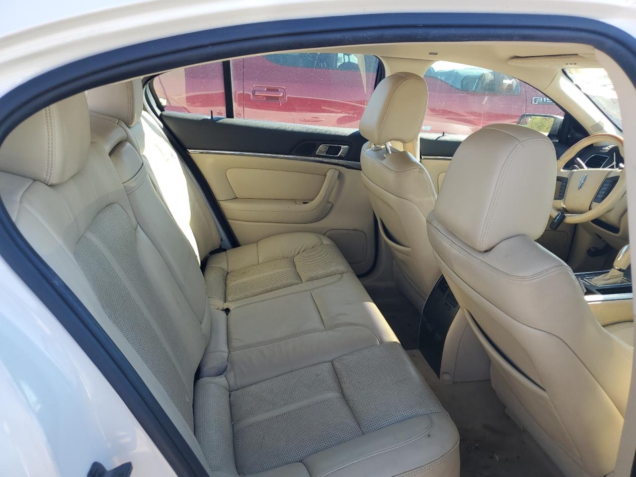 2011 Lincoln MKS VIN 1LNHL9DR3BG611296 Copart auction photo, top/roof / minor dent/scratches damage thumbnail 10