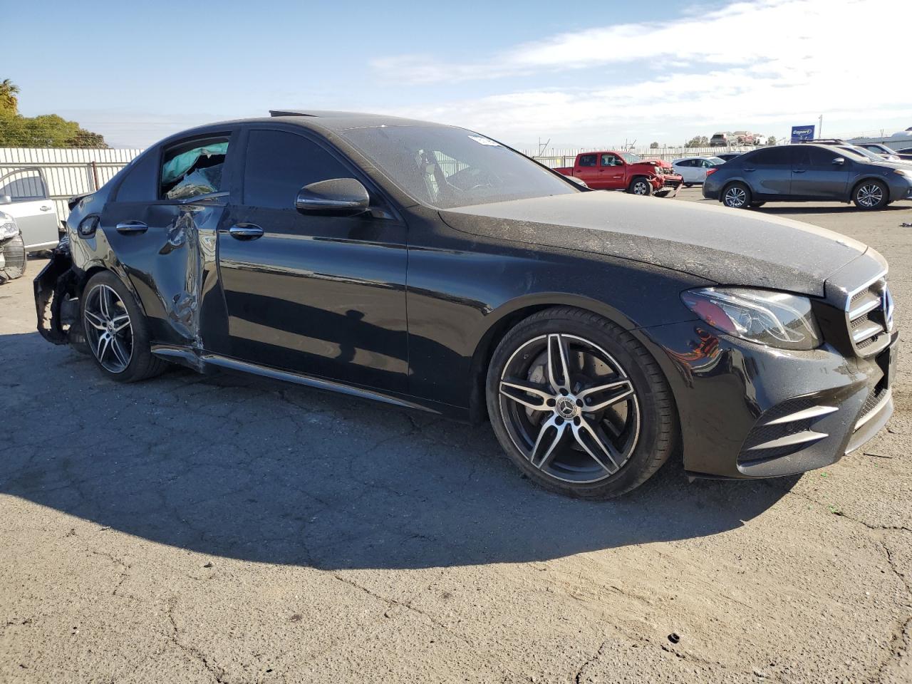 2020 Mercedes-Benz E-klasse VIN W1KZF8DB4LA830033 Copart auction photo, side / rear end damage thumbnail 4