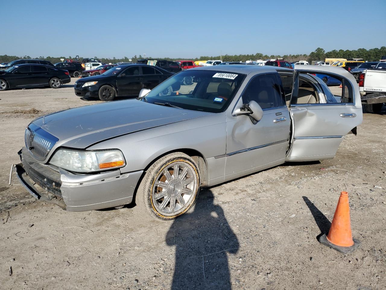 2007 Lincoln Town Car VIN 1LNHM82VX7Y625107