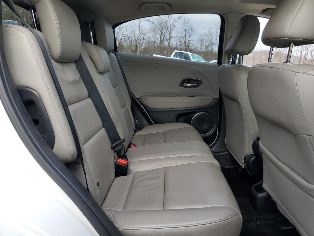 2016 Honda HR-V VIN 3CZRU6H78GM700575 Copart auction photo, rear end / minor dent/scratches damage thumbnail 11