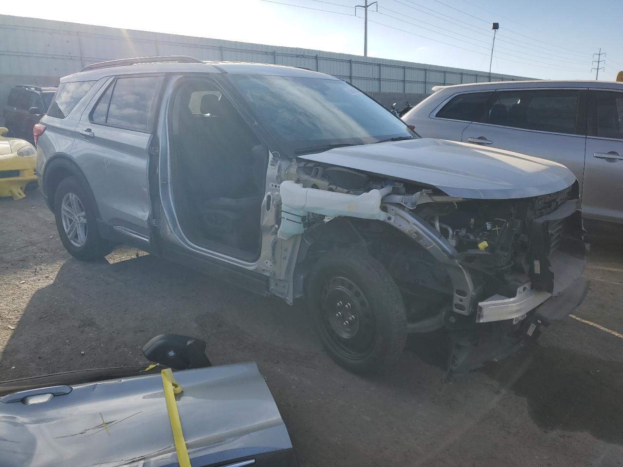 2023 Ford Explorer VIN 1FMSK7DH0PGB72540 Copart auction photo, front end / side damage thumbnail 4