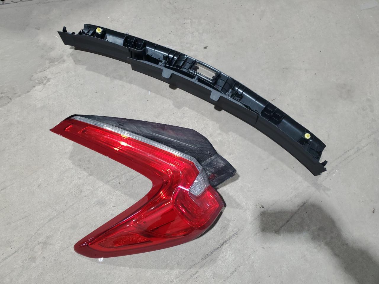 2017 Honda CR-V VIN 2HKRW2H98HH617083 Copart auction photo, rear end damage thumbnail 12