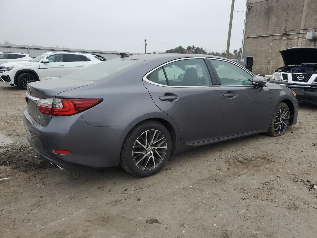 2018 Lexus ES VIN 58ABK1GG5JU099943 Copart auction photo, front end / side damage thumbnail 3