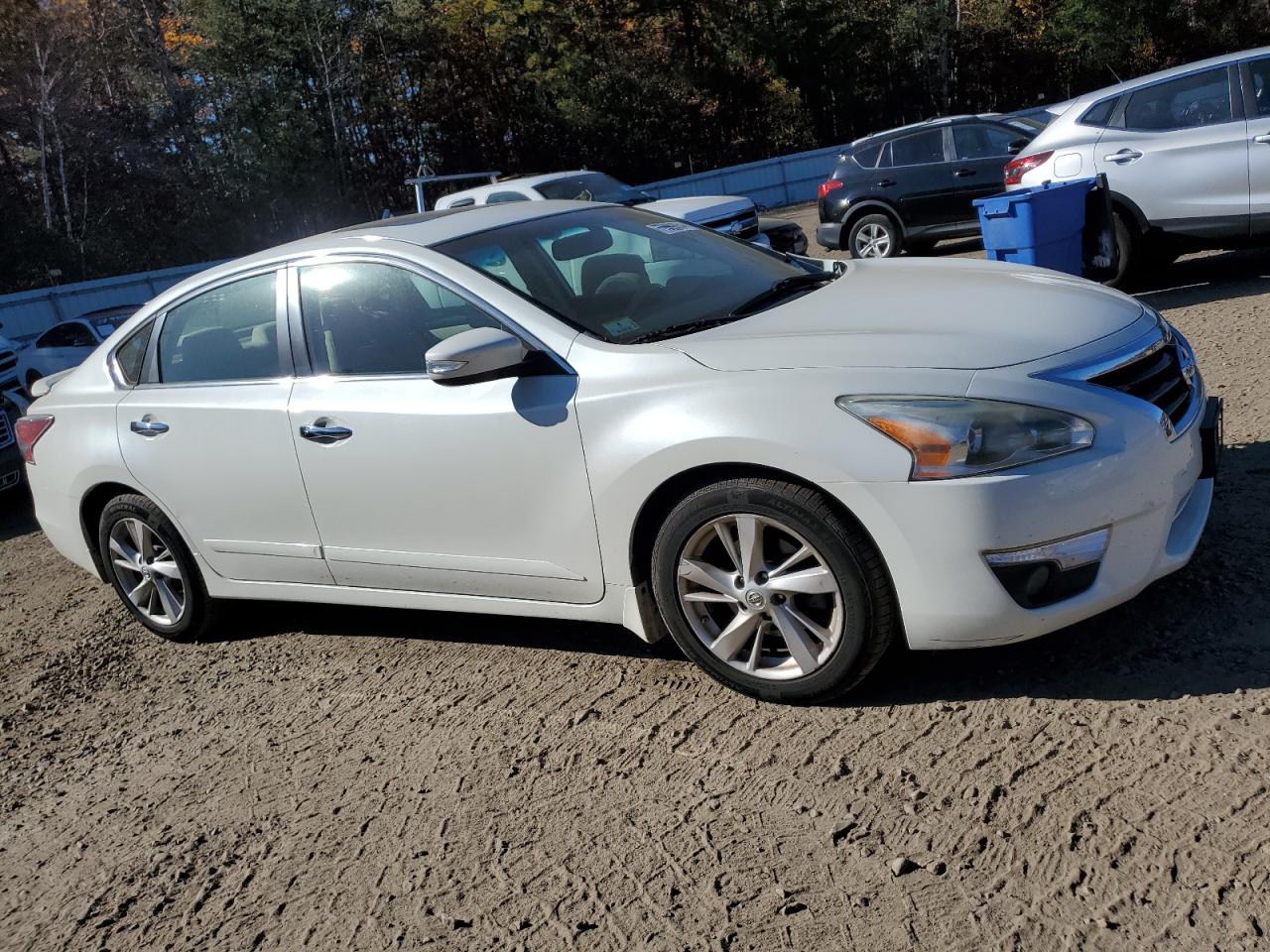 2014 Nissan Altima VIN 1N4AL3AP0EC281091 Copart auction photo, front end / minor dent/scratches damage thumbnail 4