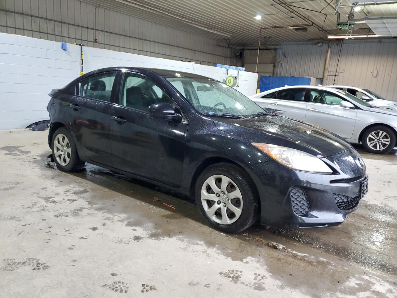 2013 Mazda 3 VIN JM1BL1TG1D1850783 Copart auction photo, rear end / minor dent/scratches damage thumbnail 4
