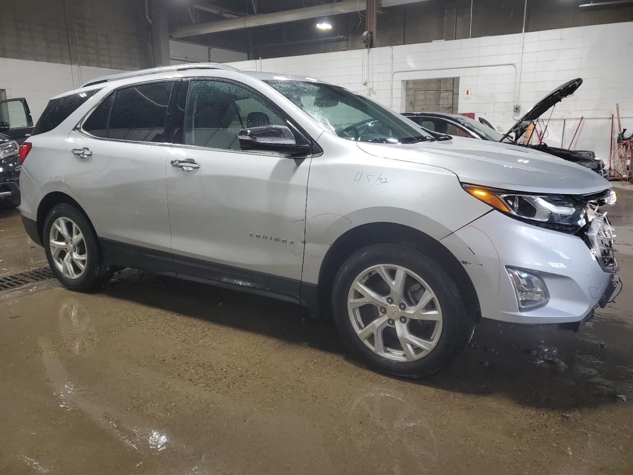 2019 Chevrolet Equinox VIN 2GNAXVEX4K6191006 Copart auction photo, front end damage thumbnail 4