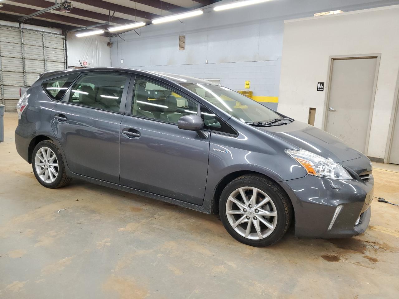 2014 Toyota Prius VIN JTDZN3EUXE3304318 Copart auction photo, minor dent/scratches damage thumbnail 4