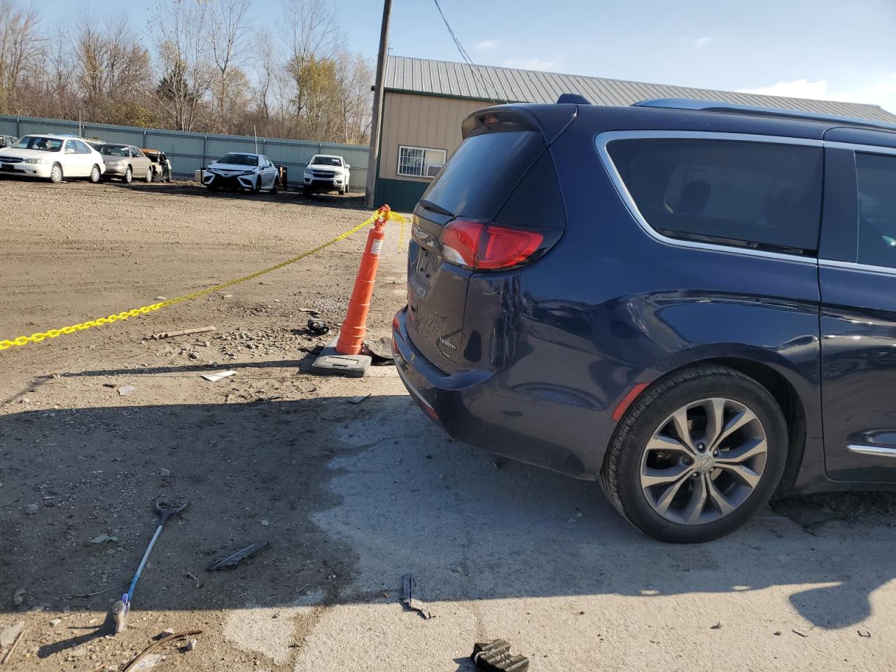 2018 Chrysler Pacifica VIN 2C4RC1GG1JR263113 Copart auction photo, front end damage thumbnail 3